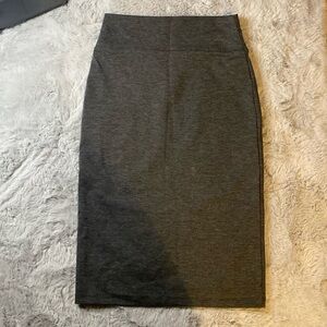 Liz and Sara Basic Gray Pencil Skirt size s